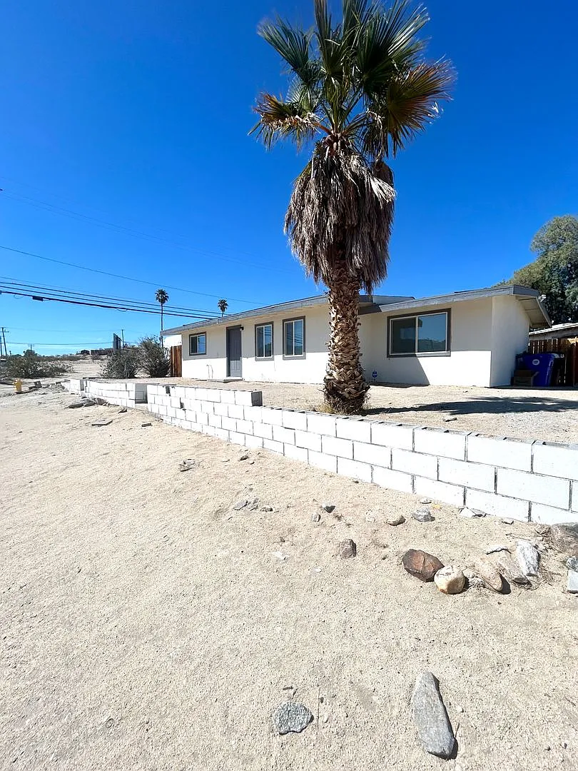 Conveniently located 3 Bedroom 1 bathroom home — Photo 2