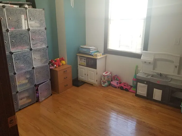 107 Oxford Ave #2 — Photo 3