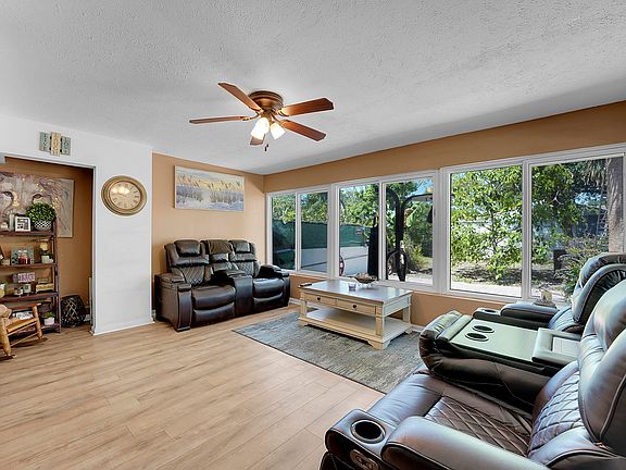 3rd image of 4003 Ave O