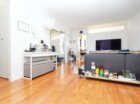 345 East 80th Street image 1 of 13