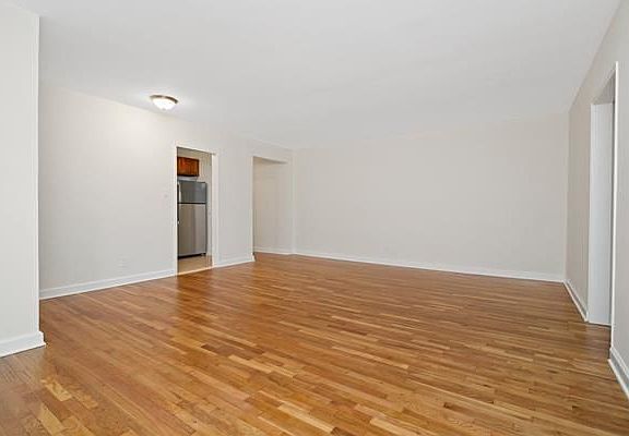 2nd image of 6515 Yellowstone Blvd APT 2E