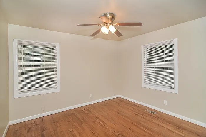 1803 Canterbury Cir NW — Photo 11