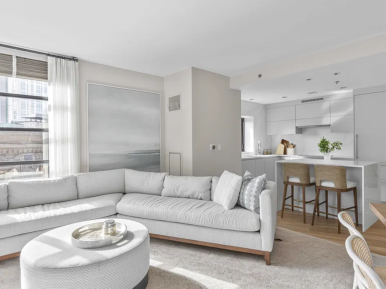 580 Washington St #1002 — Photo 9