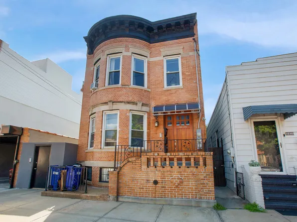 36-26 11th Street image 2 of 14