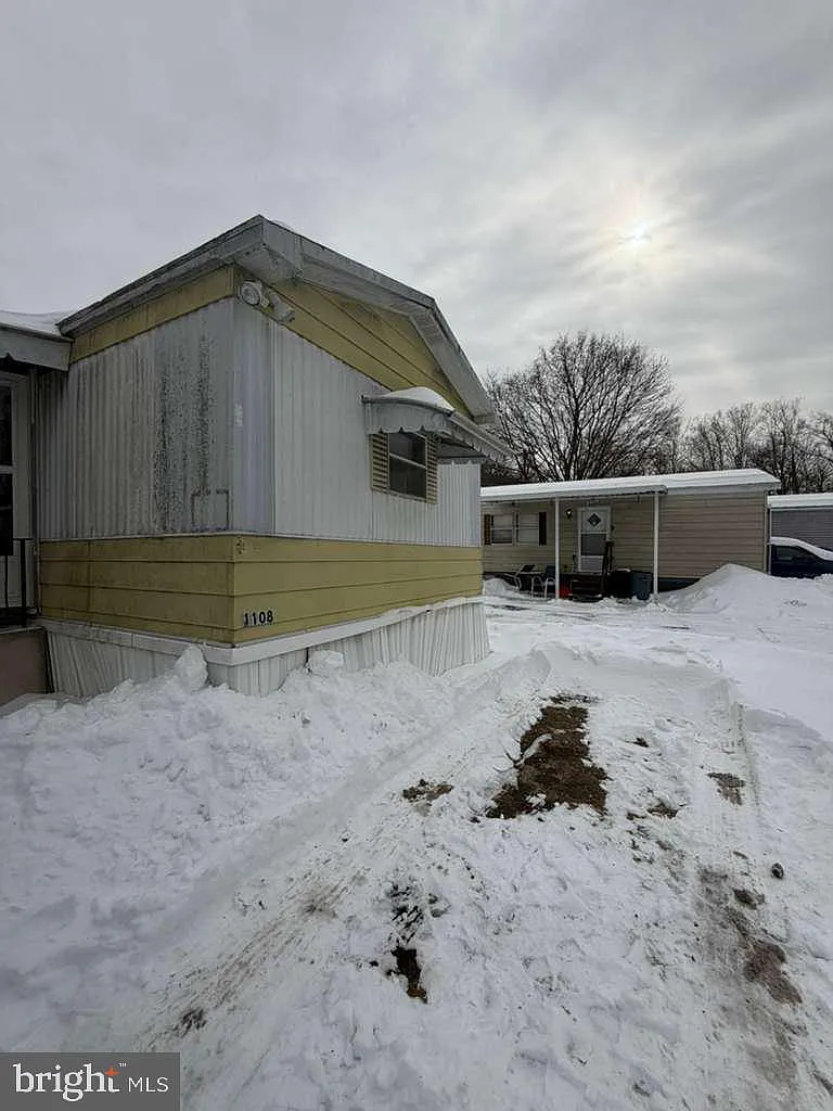 1108 Broadway Ave photo 1