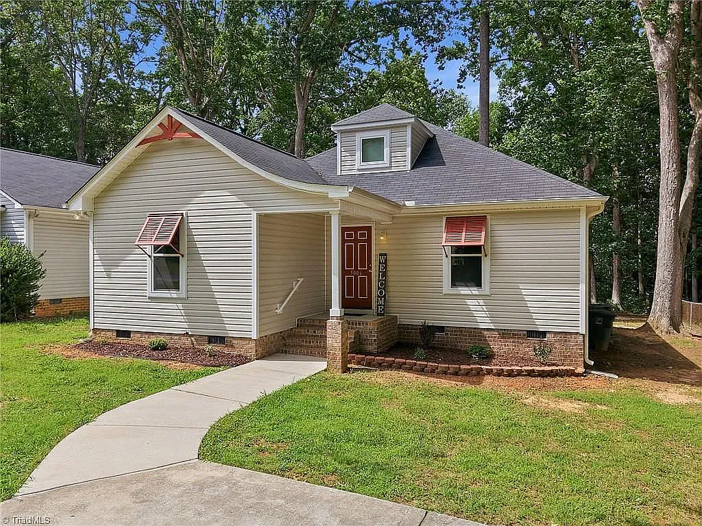5006 Beale Avenue — Photo 2