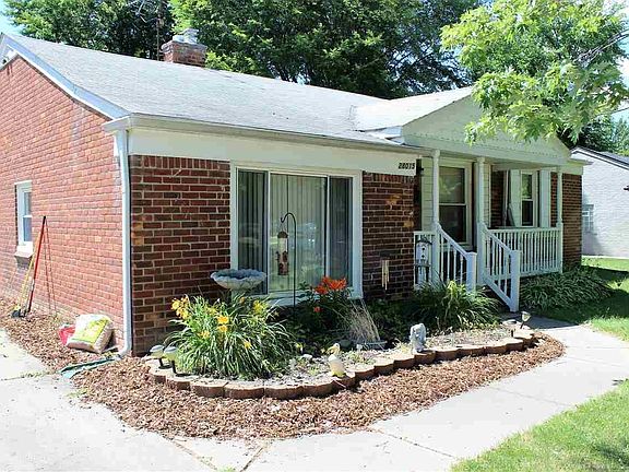 3rd image of 28015 Ursuline St