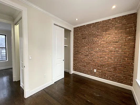 Rented by Avenues Real Estate | media 16