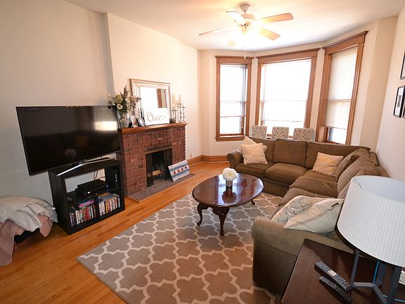 5th image of 1445 W Belle Plaine Ave #3W