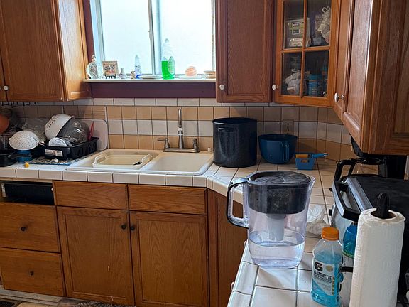 3rd image of 2201 Kenneth St