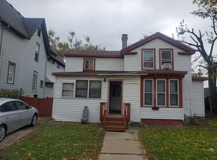 263 Seneca St, Elgin, IL 60120