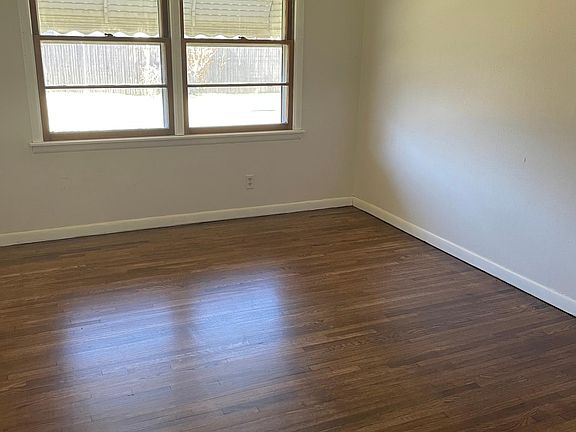 4th image of 446 S 75th East Ave