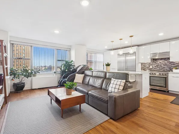 70-25 Yellowstone Blvd #8N, Forest Hills, NY 11375