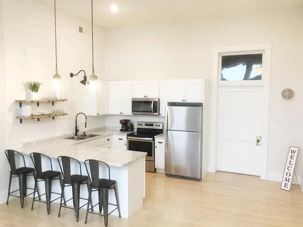 801 N Lincoln Dr, Hancock, MI