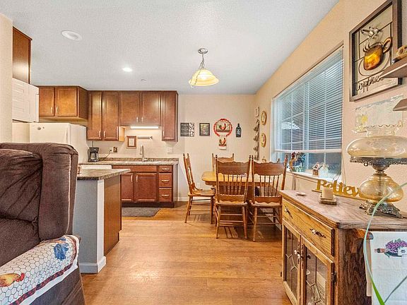 5th image of 22310 Haughton Cir