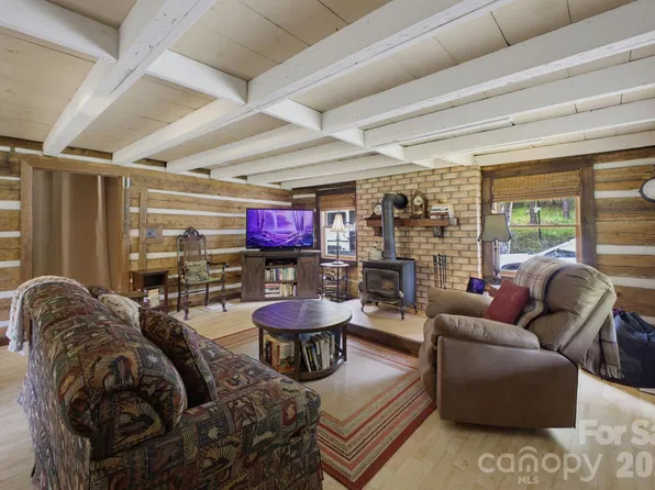 1239 W McGuinn Rd, Mill Spring, NC 28756