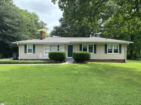 2 Runion Dr, Taylors, SC 29687