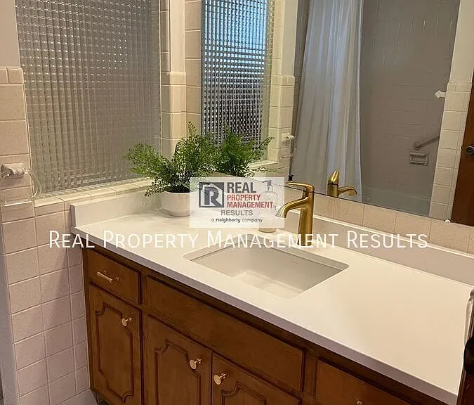 603 W Water St — Photo 13