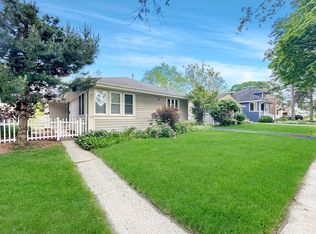 841 Goodwin Dr, Park Ridge, IL 60068