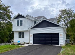 909 Oak St, Jim Thorpe, PA 18229