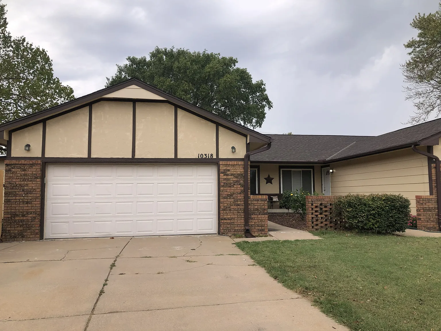 3 bed, 2050 sqft, $1,500 — Photo 2