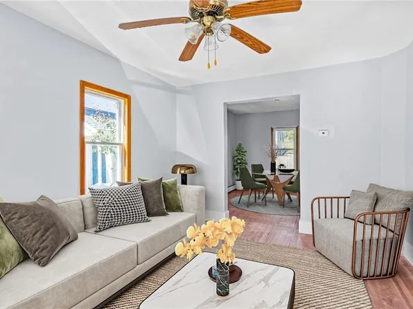 75 Cedar Ave E, Riverside, RI 02915