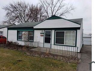 25123 Wiseman St, Roseville, MI 48066