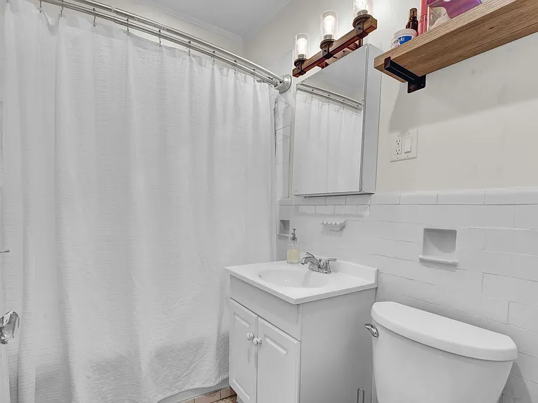 28 Whitney St #303 — Photo 2