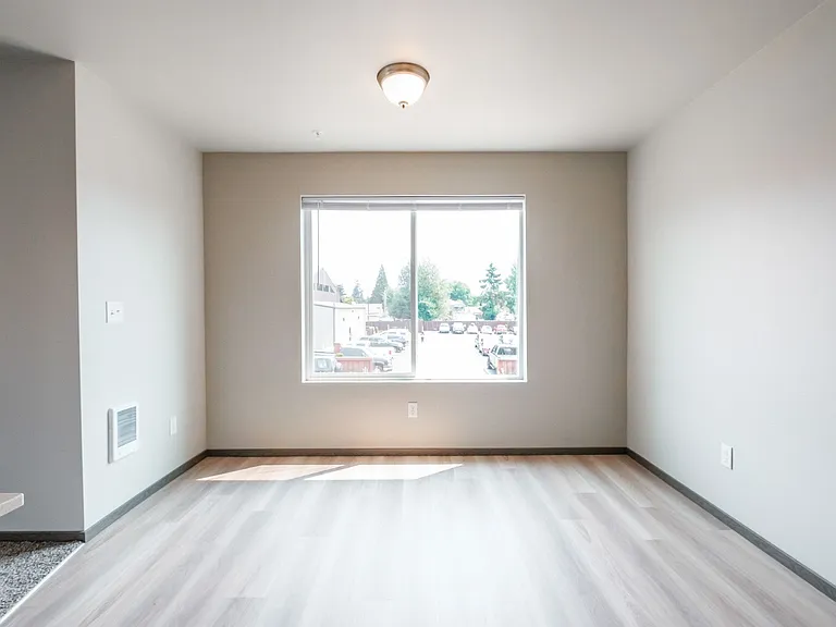 4 Corners Apartments — Photo 11