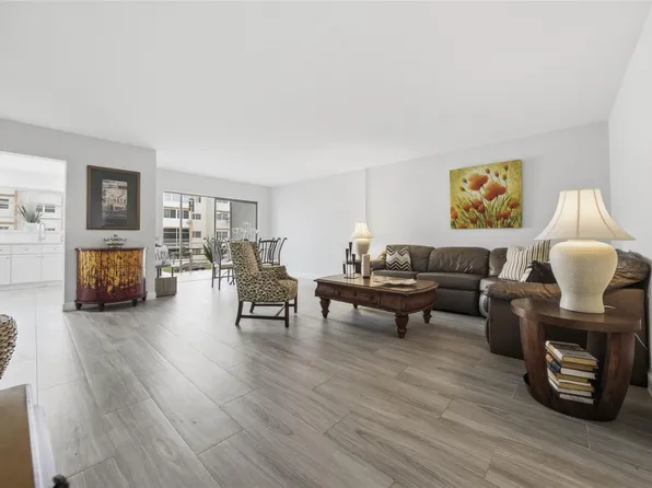 2201 NW 41st Avenue #209, Lauderhill, FL 33313