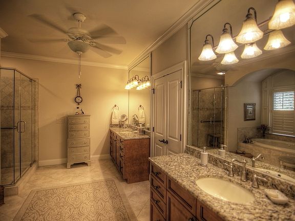 5th image of 230 Wisteria Cir
