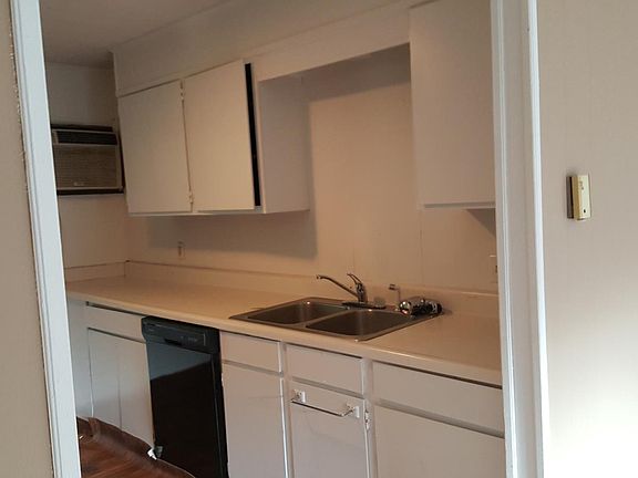 3rd image of 106 Goodson Ave APT 6