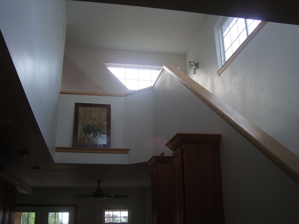 Lofted 2nd floor