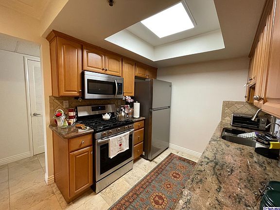 4th image of 612 N Columbus Ave APT 106