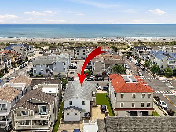 2nd image of 1746 Wesley Ave #1746