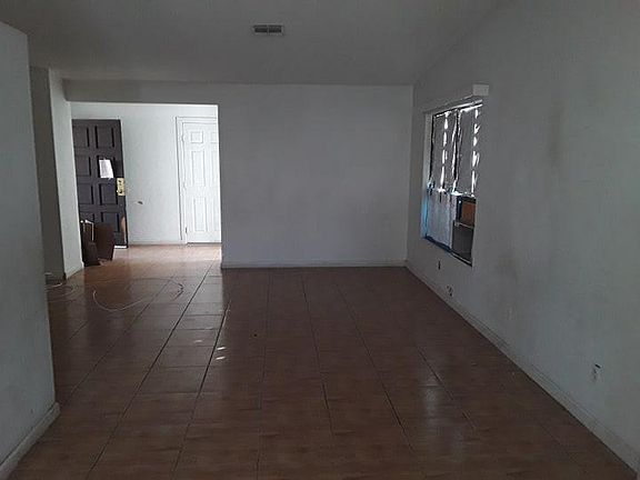 3rd image of 66200 Mission Lakes Blvd