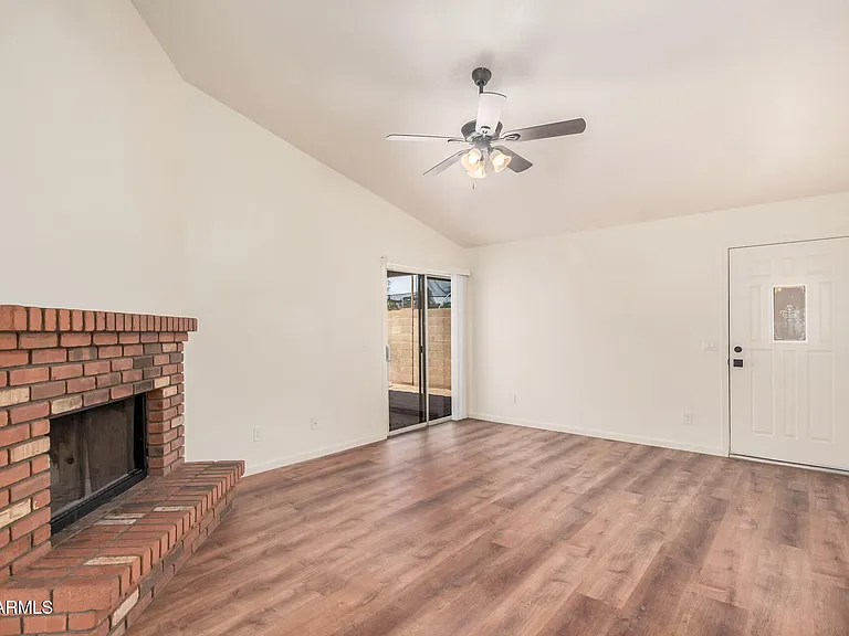 1028 W Butler Ct — Photo 5
