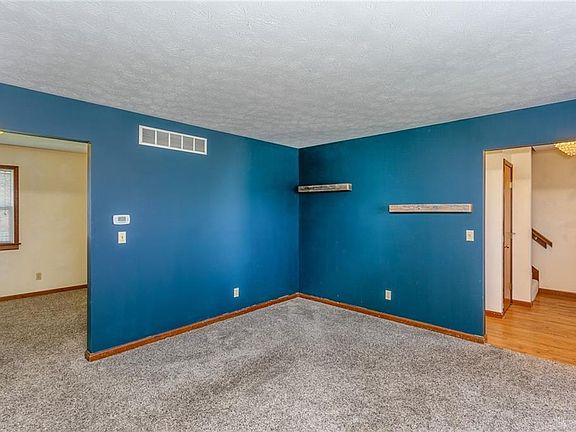 5th image of 2870 Red Oak Cir