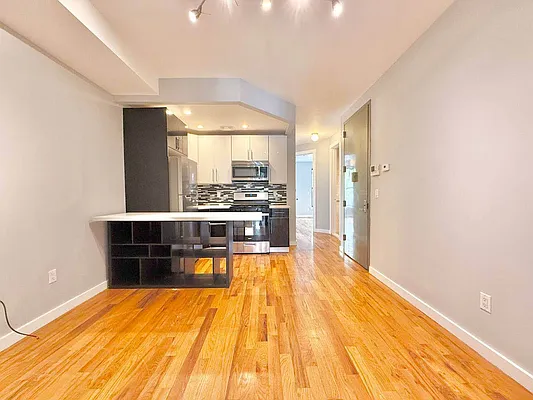 Rented by Doorway NYC, LLC | media 2