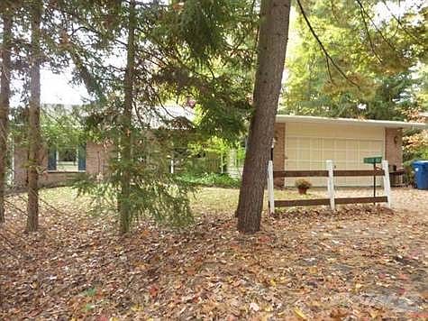 Lakefront walk-out ranch on beautiful Como lake.