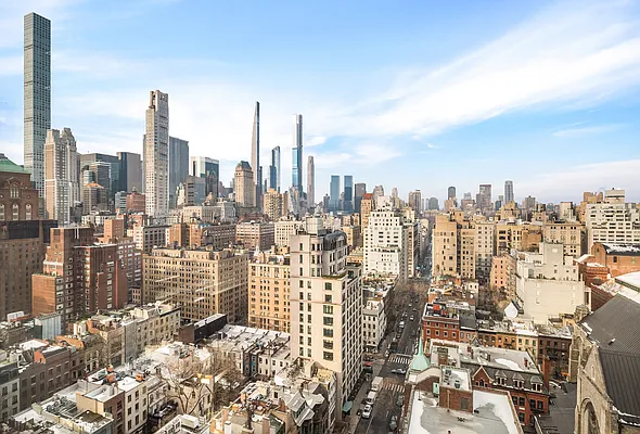 Sold by Compass | media 21