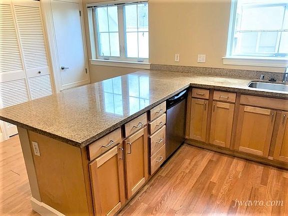 5th image of 90 Oak Ave Unit 205