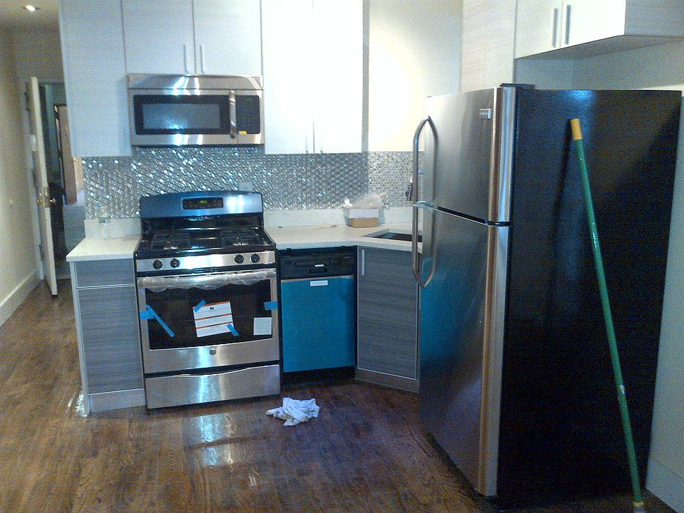 1st image of 932 Myrtle Ave APT 11
