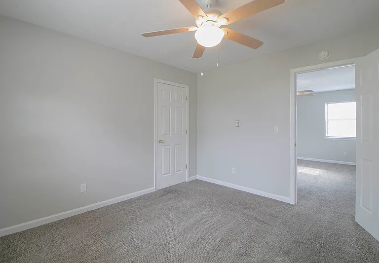 404-24 Thompsonville Ln — Photo 14