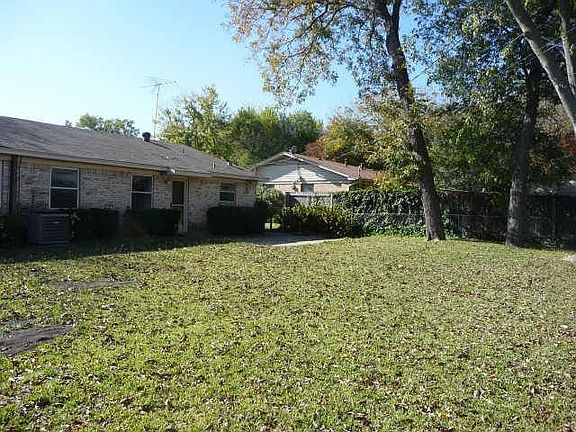 2nd image of 1218 Cloverdale Dr