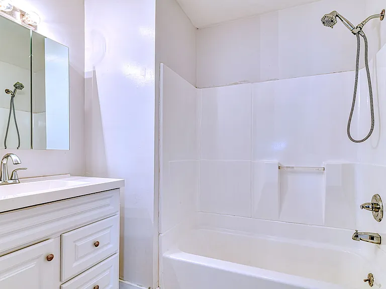 19 Innis Ave — Photo 17