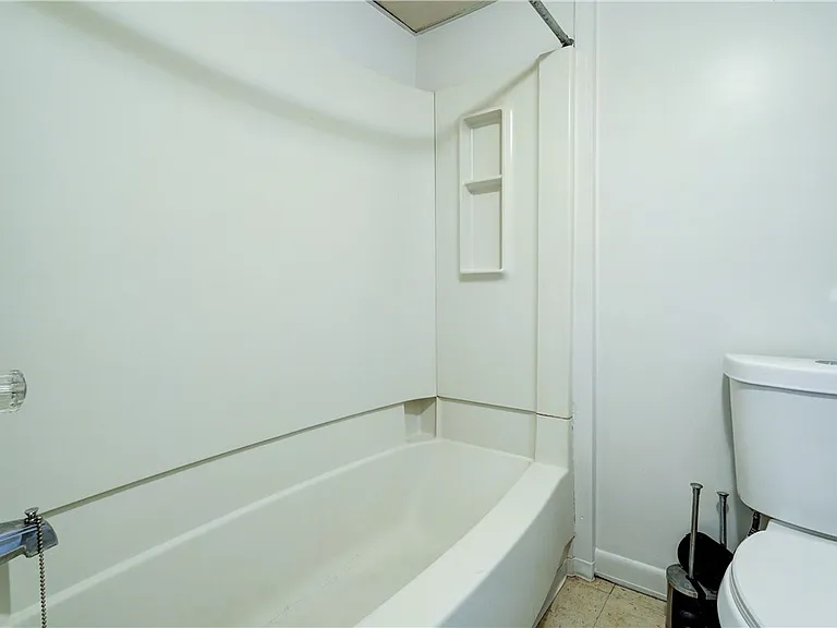2233 Clifford Ave #3 — Photo 14
