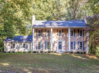 11906 Paradise Ln, Oak Hill, VA 20171