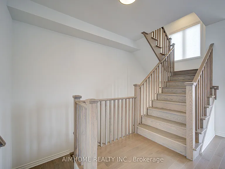 60 Avani Ave — Photo 8