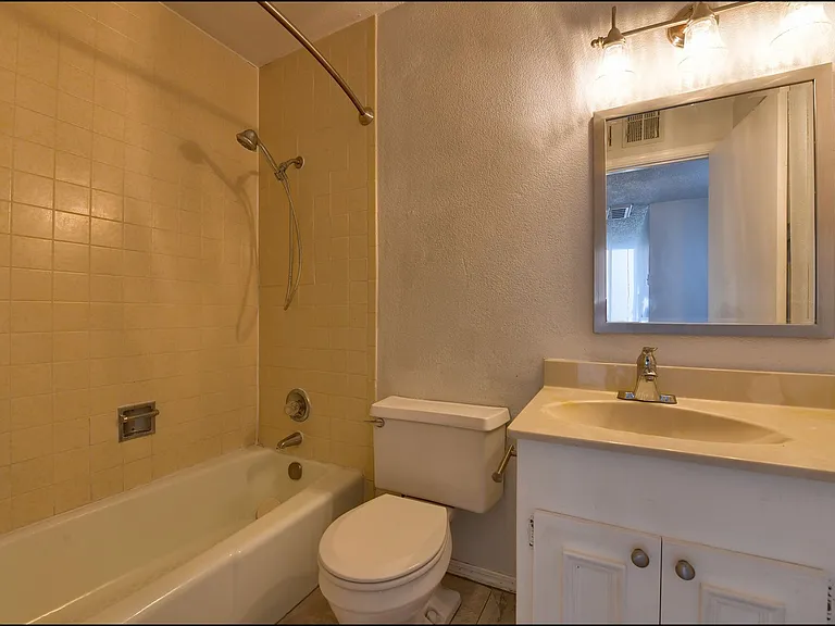 7113 Orizaba Ave — Photo 28